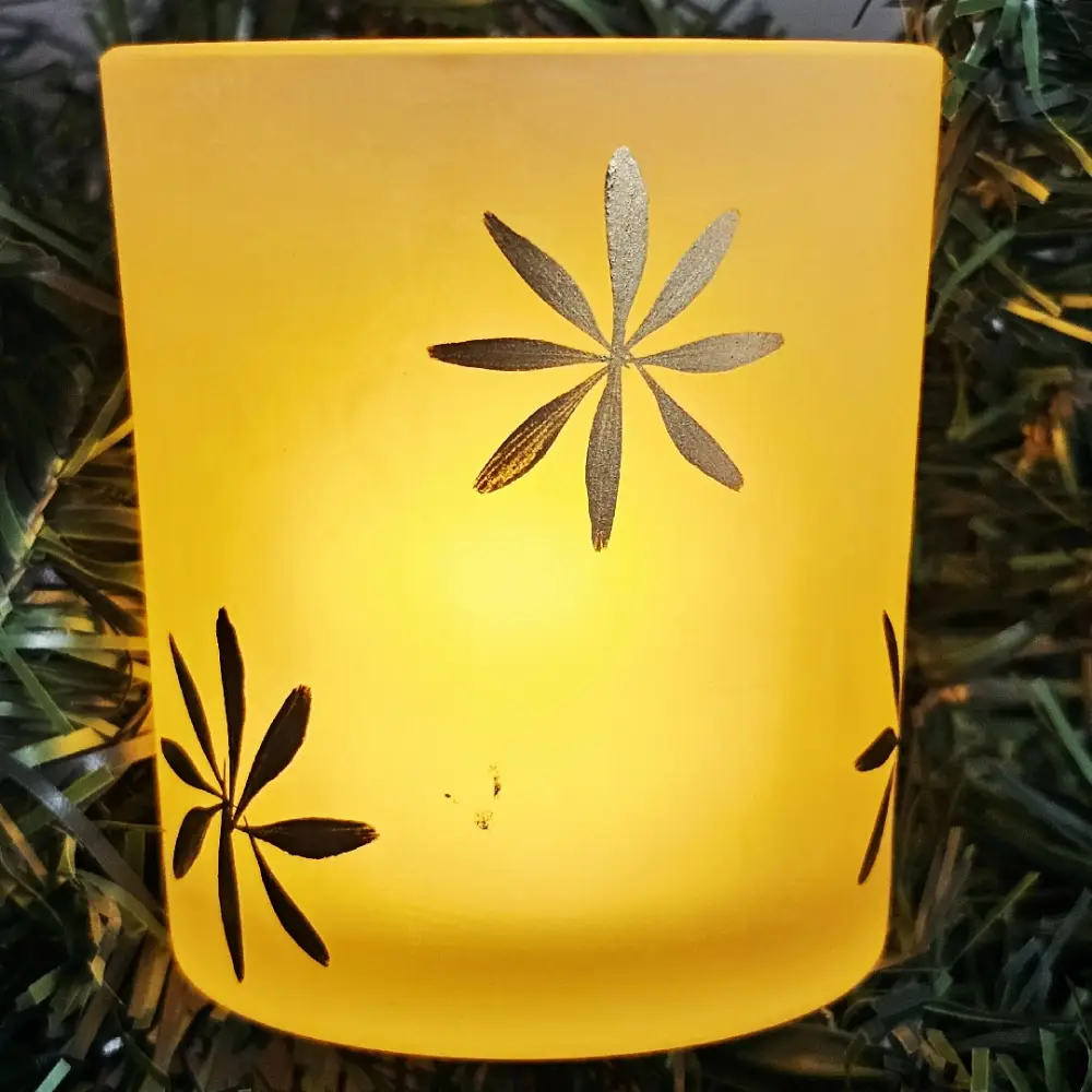 Snowflakes Pattern Tealight Holder for Holiday Gifting